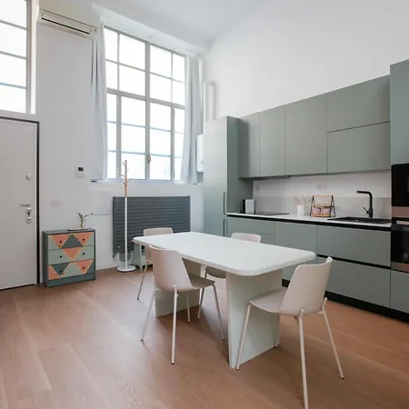 Cozy And Elegant Design Loft Apartment Milan